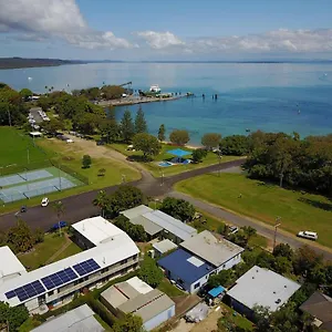 minjerribah-island-accommodation-straddie-dunwich.queenslandhotels.net/